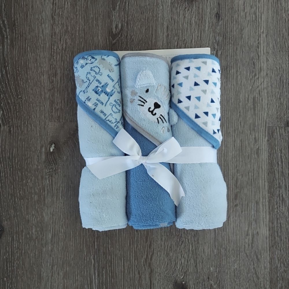 NEW Buttons & Stitches Baby Boy 3 Pack Rolled/Carded Hooded Towels